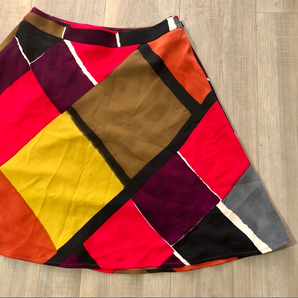 Loft Patterned Fully Lined Swing Skirt Size 2 - Picture 4 of 4